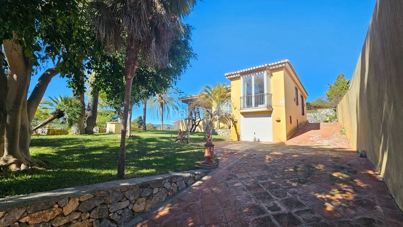 Foto 72a31a17-c098-43e1-8e1f-9389c67288ad. Casa espectacular chalet independiente de 5 dormitorios con vistas panorámicas al mar ubicado en calle sin salida punta de la mona, l en Almuñécar