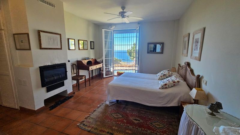 Foto c101f782-23d1-4d09-ac05-9f55faf72fd4. Casa espectacular chalet independiente de 5 dormitorios con vistas panorámicas al mar ubicado en calle sin salida punta de la mona, l en Almuñécar