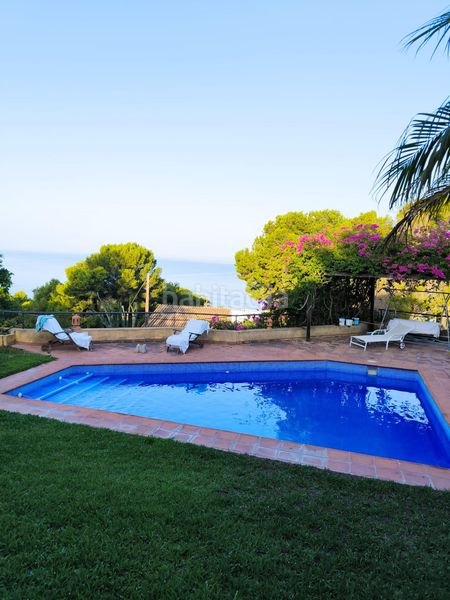 Foto d609c013-9ed0-4800-bae6-ca08c9d30c77. Casa espectacular chalet independiente de 5 dormitorios con vistas panorámicas al mar ubicado en calle sin salida punta de la mona, l en Almuñécar