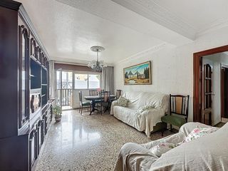 Pis  Calle campoverde. Piso junto al mercado de los angeles