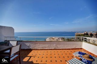 Penthouse  Carrer de brussel·les. Ático en primera línea de mar en salou, 3 terrazas y vistas espe