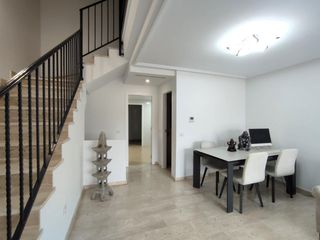 Reihenhaus in Monforte del Cid. Bungalow con encanto y diseño moderno en monforte del cid amplio