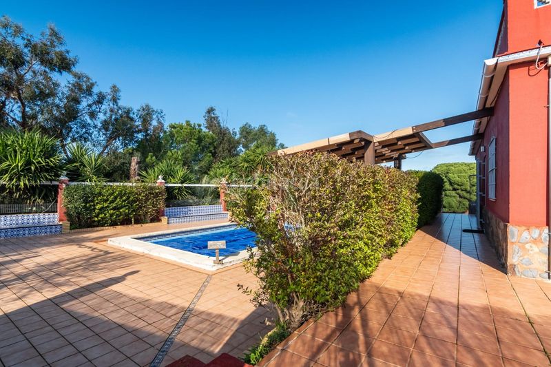 Foto 1b0ef7b6-b3be-4960-88b9-7844c291566d. Masia amb calefacció aparcament piscina a Lepe