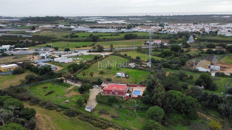 Foto 276ac5ce-c918-4d33-a74b-5b23c4462845. Masia amb calefacció aparcament piscina a Lepe