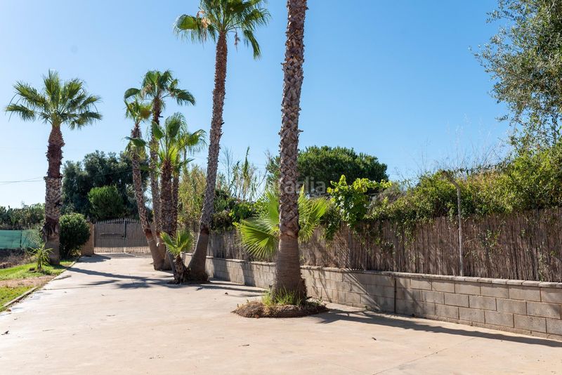 Foto f8d2692a-913b-4e91-922a-1edbc7f2236f. Masia amb calefacció aparcament piscina a Lepe
