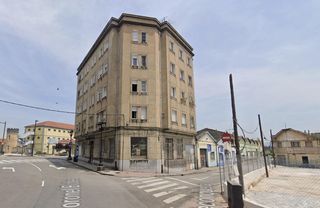 Pis a Calle coronel bobes 30. Piso para reformar con gran potencial en ciudad naranco, a un pa