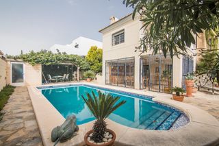 Casa  Calle llimoner el. Chalet independiente de esquina con piscina y jardín en busot