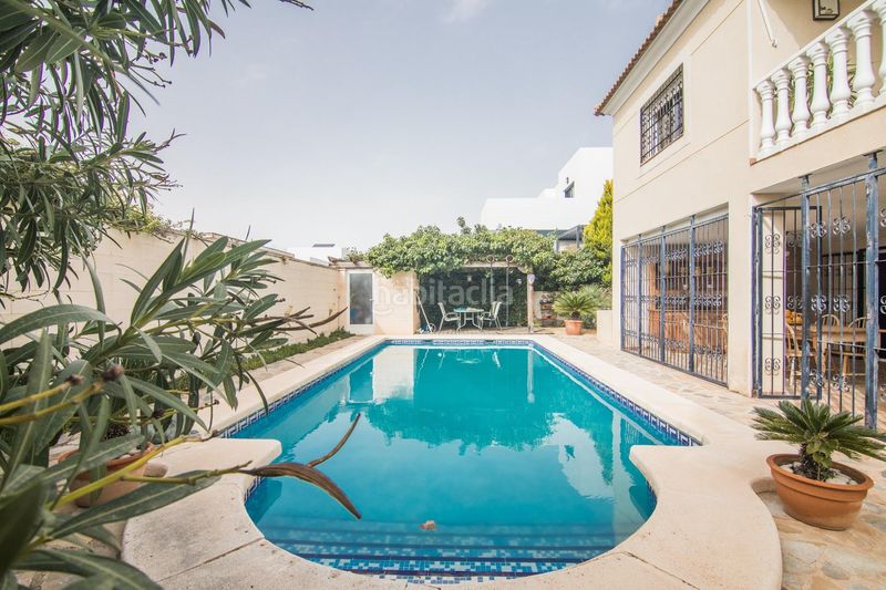 Foto 239f1e45-d6ca-4f9f-bbbf-a467a00f24a1. Casa amb aparcament piscina a Busot
