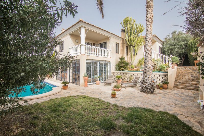 Foto 474d901c-c4d1-4167-8e4c-8f29ba2d226b. Casa amb aparcament piscina a Busot