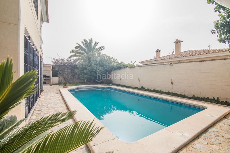 Foto 99087f86-4978-446b-b80d-5b84a3467fdb. Casa amb aparcament piscina a Busot