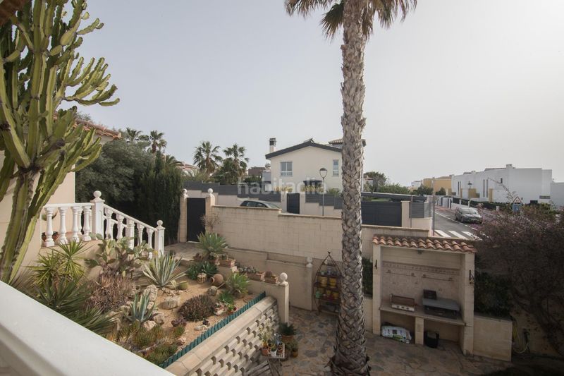 Foto b5cb055f-1569-4f5f-b65a-b0dce3c73100. Casa amb aparcament piscina a Busot
