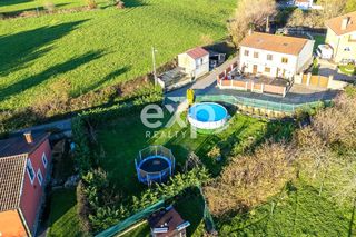 Chalet in Lugar pañeda nueva 36. Pañeda nueva  casa reformada con finca, piscina y huerta cerca d