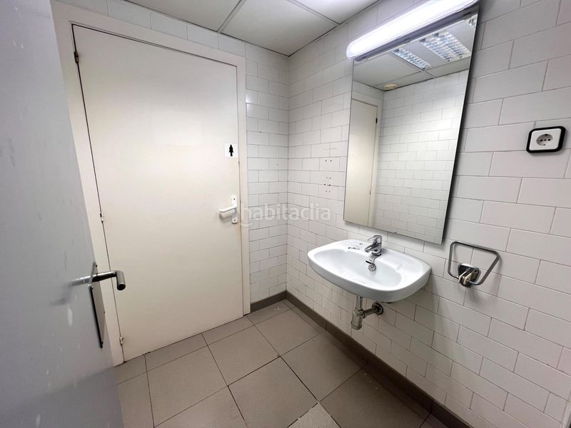 Foto 1a4efa76-a11e-42e7-a7c9-31736ed2459f. Local comercial a Nou Eixample Sud Tarragona