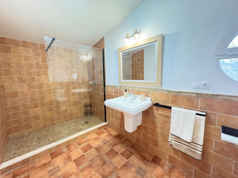 Foto d9d25234-b862-49fe-b84f-ef5cf4fd7590. Masia amb aparcament a Castalla