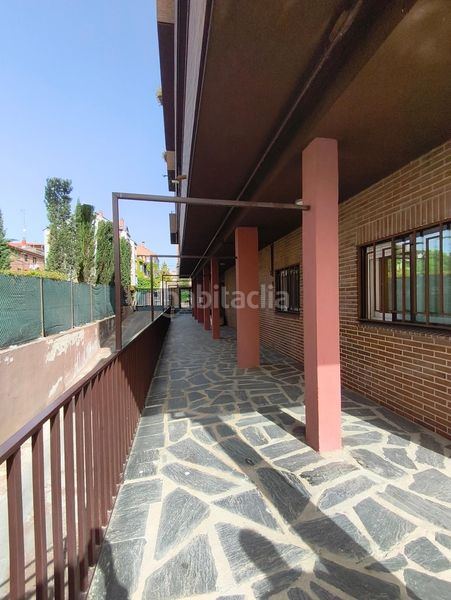 Foto 333355b8-0a83-494f-8396-eb69bd294377. Estudi amb calefacció aparcament piscina a Colina Madrid