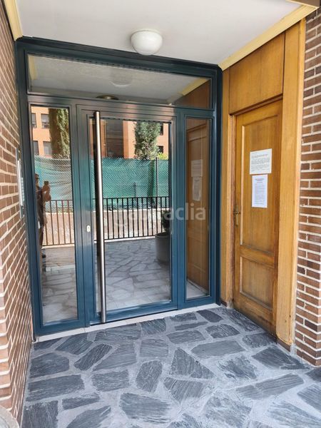 Foto 44cb1421-4123-4374-ace4-740be54d94d0. Estudi amb calefacció aparcament piscina a Colina Madrid