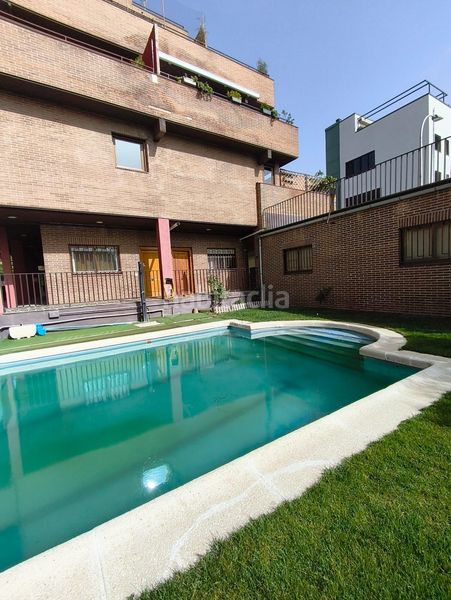 Foto aef52074-8545-41b3-8516-65b0fa1a9143. Estudi amb calefacció aparcament piscina a Colina Madrid