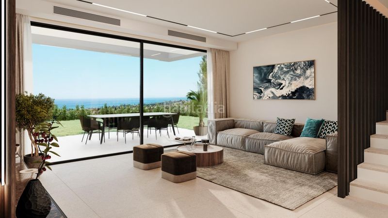 Foto 4a02804c-85eb-4f38-9a36-7a7990200f03. Casa adossada a Elviria Marbella