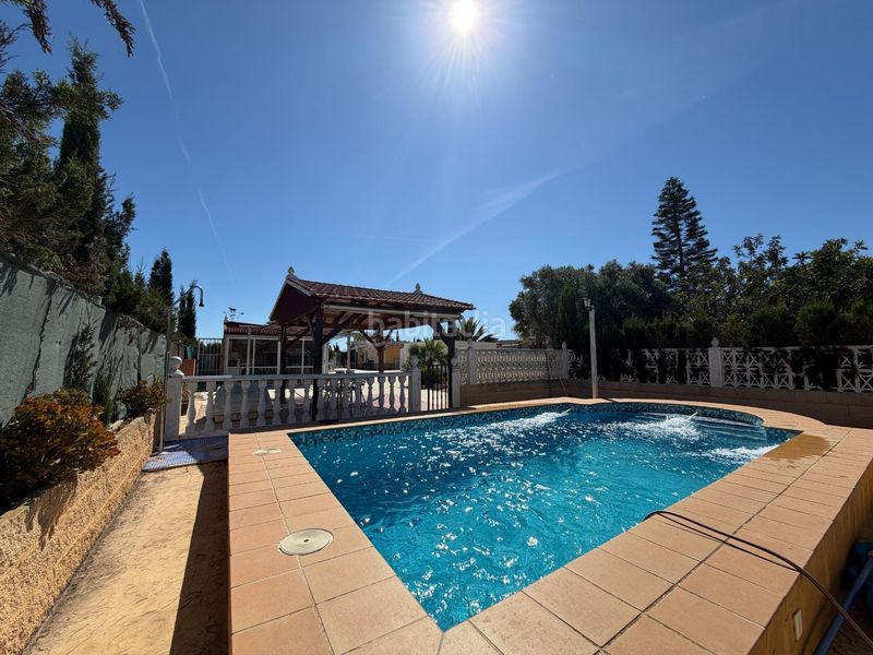 Foto 35ad7367-870a-4720-aef7-e96cbdaab12f. Casa amb calefacció piscina a La Marina Elche / Elx