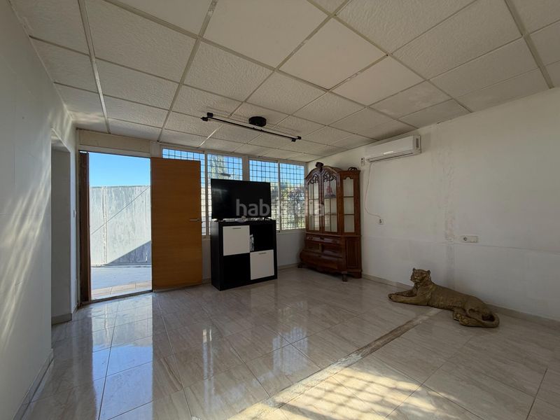 Foto 3b27bd57-4d0f-402c-ae98-6494c81db736. Casa amb calefacció piscina a La Marina Elche / Elx