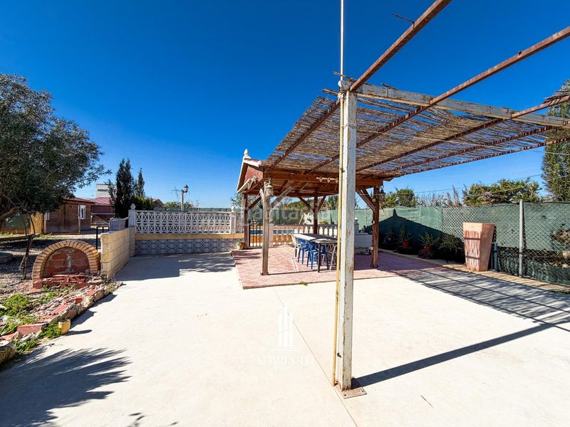Foto cb6da9fe-f40d-4af4-b611-b12f40ed7bda. Casa amb calefacció piscina a La Marina Elche / Elx