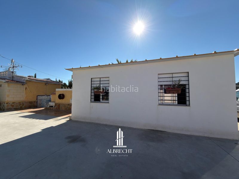 Foto d568e0e4-dc4c-464a-a293-e38bfa8d18bb. Casa amb calefacció piscina a La Marina Elche / Elx
