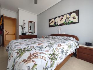 Pis a Sax. Luminoso piso vpo en esquina con garaje, trastero y piscina comu