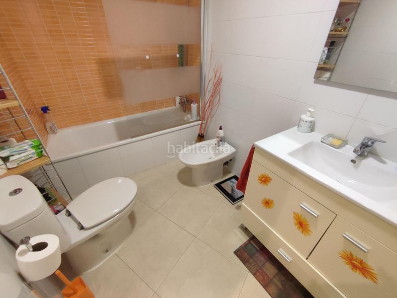 Foto 0b821f1b-ff94-4d5b-842b-ee28987104c9. Piso luminoso piso vpo en esquina con garaje, trastero y piscina comunitaria en Sax