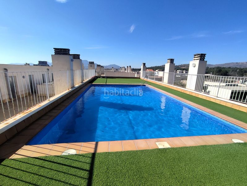 Foto 1e1d4021-b33d-4fa1-9857-65b3fcf50ad4. Piso luminoso piso vpo en esquina con garaje, trastero y piscina comunitaria en Sax