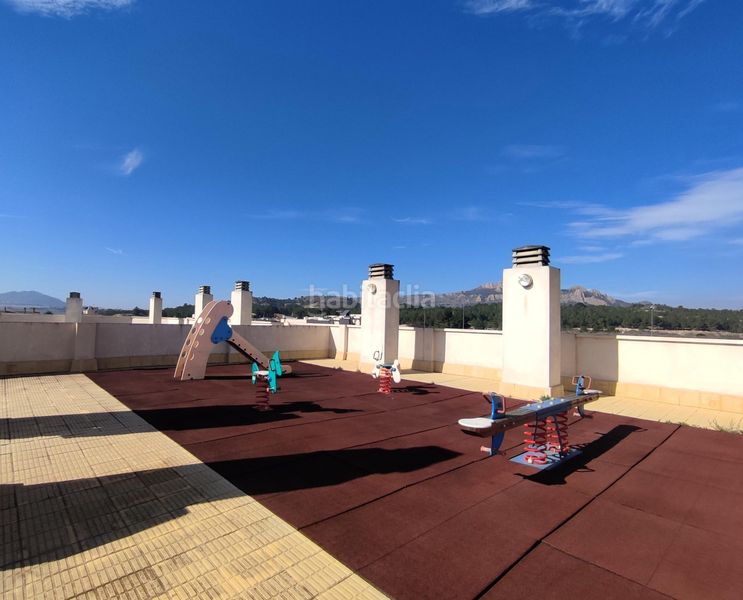 Foto 4843cacc-39c7-4921-84f6-1d6b9e4d3b9d. Piso luminoso piso vpo en esquina con garaje, trastero y piscina comunitaria en Sax