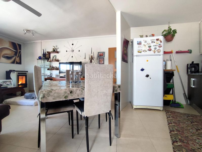 Foto f80b8ab9-1e00-4d4c-abf6-c2622b27f5fc. Piso luminoso piso vpo en esquina con garaje, trastero y piscina comunitaria en Sax