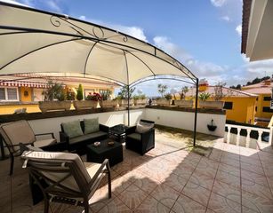 Casa en Las Mesas - El Toscón. Villa privada con jardín, zona chillout, bodega y garaje para 3