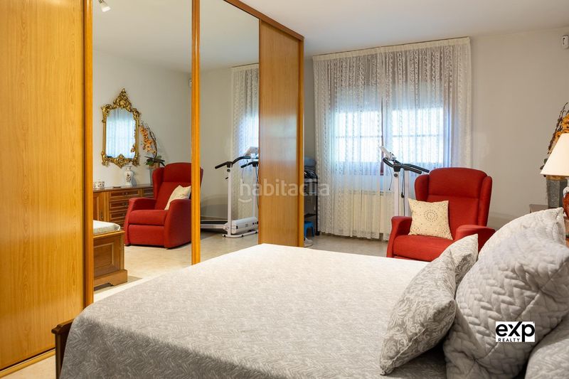 Foto f6f3e834-bb83-4755-b3c8-3abb7e4bb4ce. Xalet amb calefacció aparcament piscina a Urbanitzacions Mataró