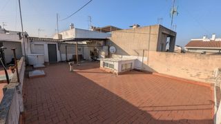 Casa en Alqueries (Les) / Alquerías del Niño Perdido. Se vende casa amplia y muy funcional distribuida en varias plant