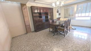 Casa en Alqueries (Les) / Alquerías del Niño Perdido. Se vende casa amplia y muy funcional distribuida en varias plant