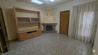 Haus in Alqueries (Les) / Alquerías del Niño Perdido. Se vende casa amplia y muy funcional distribuida en varias plant