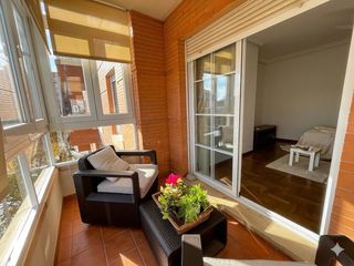 Affitto Appartamento in San Luis. Amplio piso de tres dormitorios con garaje  alquiler larga tempo