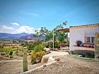 Masía en Hondón de las Nieves. Finca rústica con vistas panorámicas en hondón de las nieves