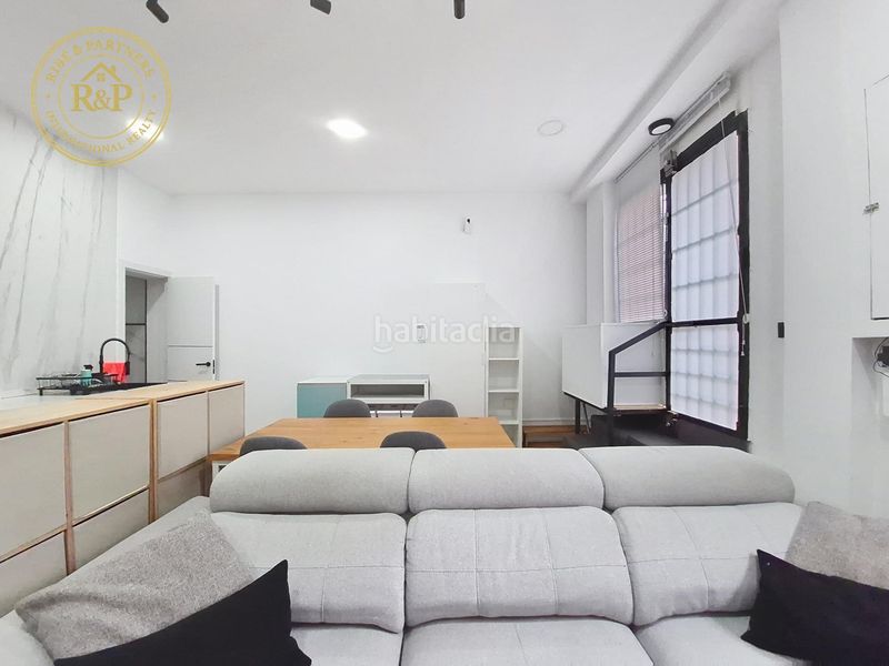 Foto 543a40a7-4dd7-46f9-a5e9-6db5bdaf4b53. Pis a La Font d´en Fargues Barcelona