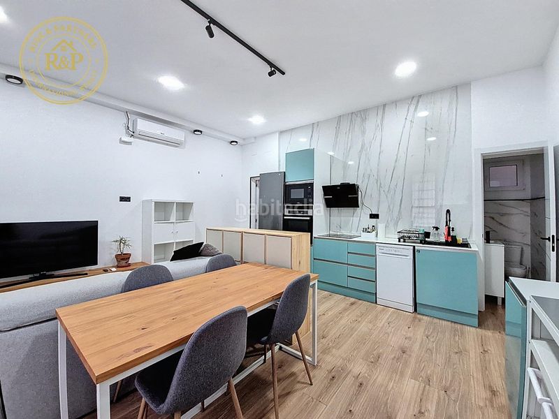 Foto 93f37525-9e73-4418-aca5-5f01a2c40516. Pis a La Font d´en Fargues Barcelona