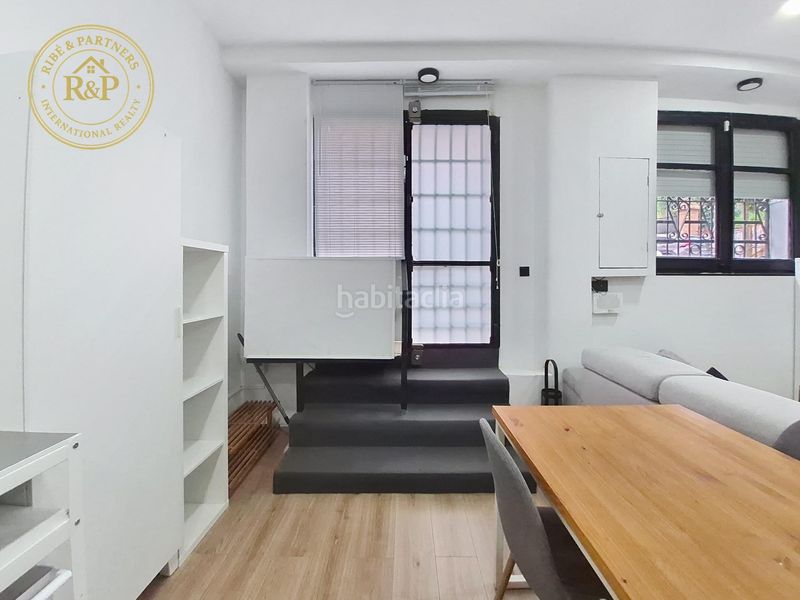 Foto 94b0145b-0c5f-4720-9aef-f20b0df71193. Pis a La Font d´en Fargues Barcelona