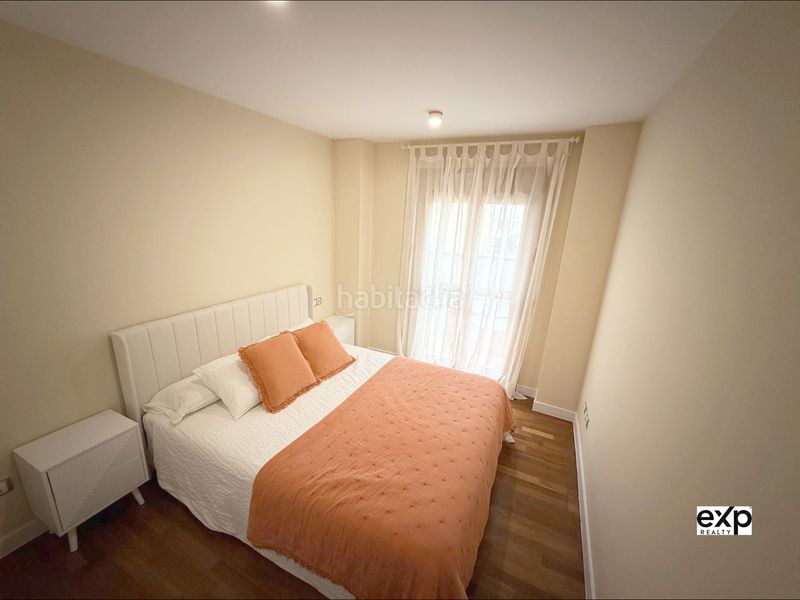 Foto a533f951-e9b1-4a3a-8a13-6c70ce417ef1. Pis a plaza plaza barqueras 4 a Llanes pueblo Llanes