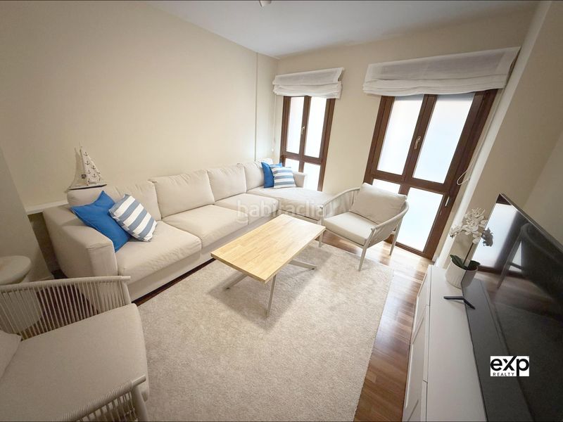 Foto bece5863-ad8e-48c3-b657-8254d375d3b6. Pis a plaza plaza barqueras 4 a Llanes pueblo Llanes