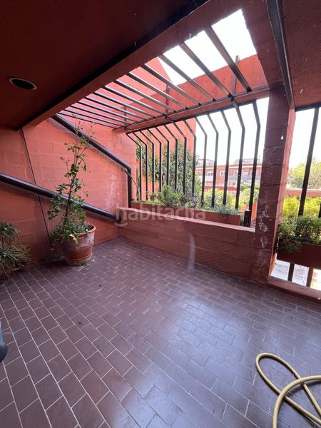 Foto 506bd937-7e06-404e-b5ee-865163e264ff. Casa adossada amb calefacció aparcament piscina a Madrid