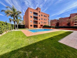 Etagenwohnung  Diputacio. Piso en cambrils con vistas al mar