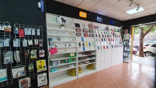 Traspàs Local Comercial a Nou Moles. Traspaso de servicio técnico y venta de accesorios móviles