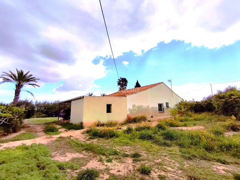 Foto 2459f870-5d75-4d9d-9817-904fe7048898. Casa amb aparcament a Las Bayas Elche / Elx