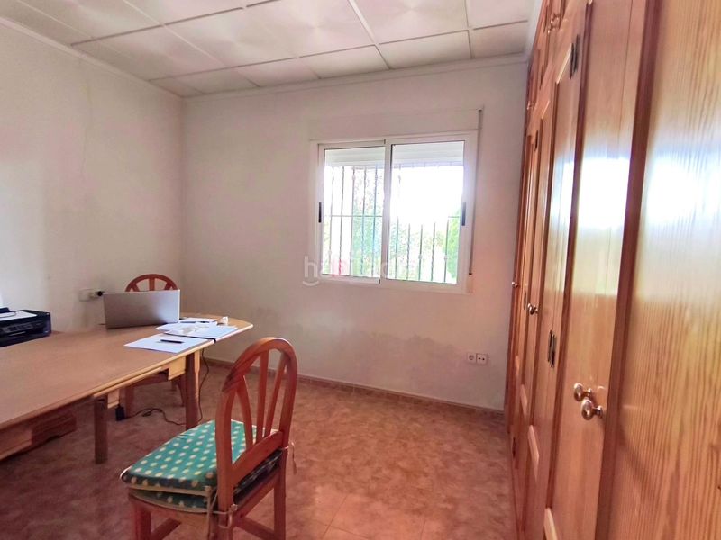 Foto 4528e744-69cd-4e90-9f2e-9adbbbf44f05. Casa amb aparcament a Las Bayas Elche / Elx