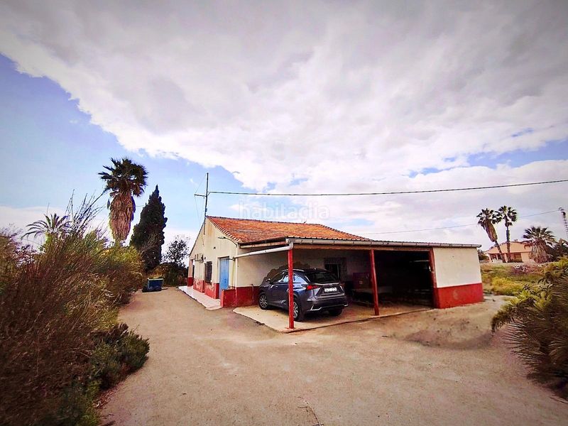 Foto c98470c3-ea1b-4e12-a37d-5e7f74f90908. Casa amb aparcament a Las Bayas Elche / Elx