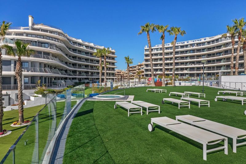 Foto f86f4f62-92e9-436e-ae1b-c1378265d053. Apartament amb aparcament piscina a Los Arenales del Sol Elche / Elx